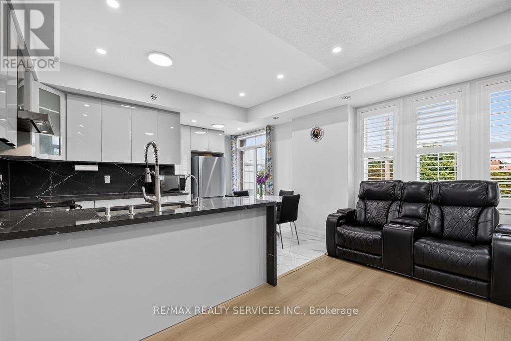 15 - 180 Howden Boulevard, Brampton, ON