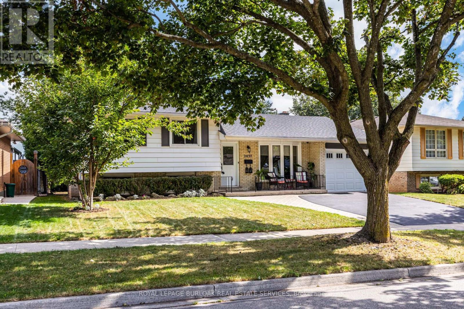 2037 Mountain Grove Avenue, Burlington, ON