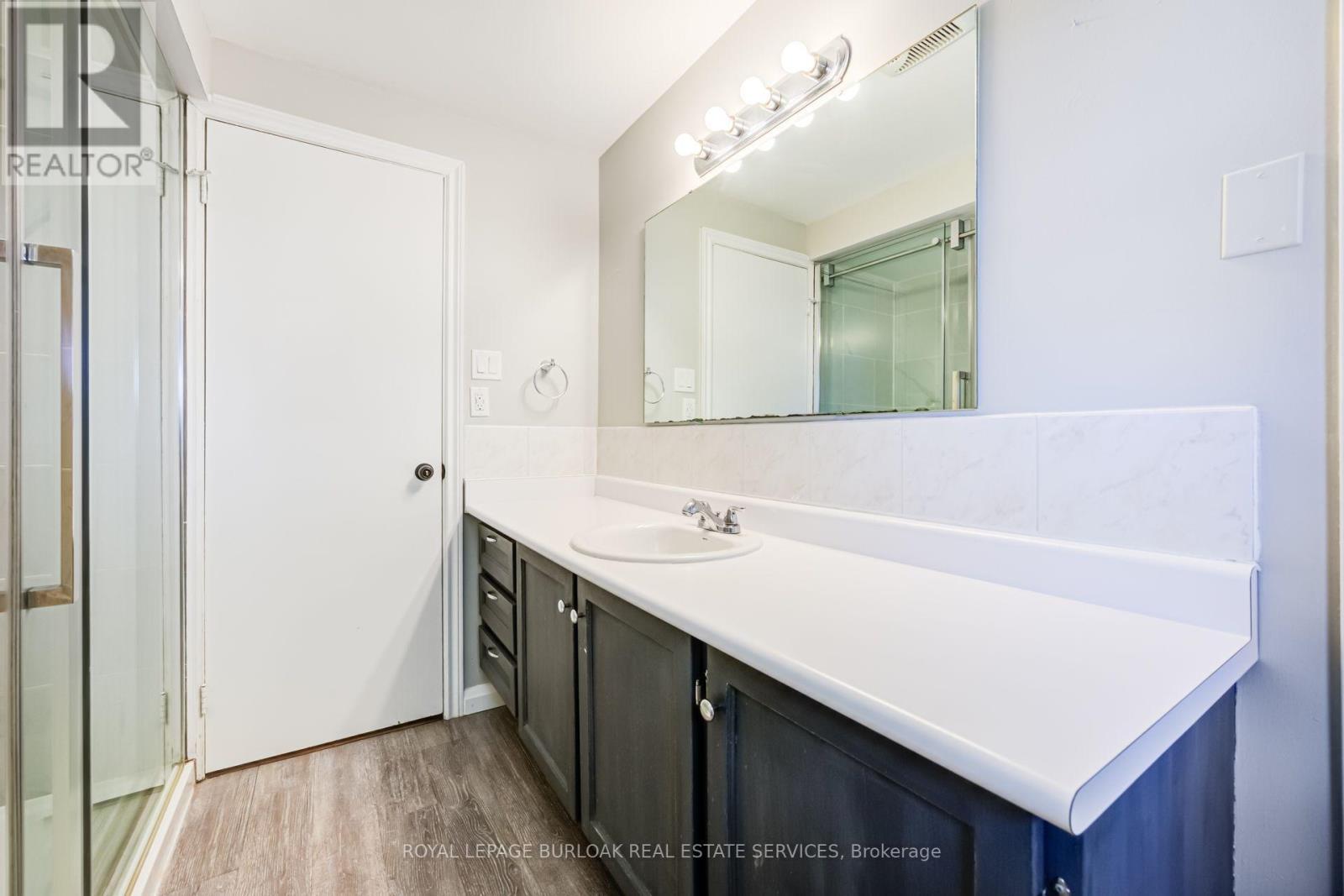 2037 Mountain Grove Avenue, Burlington, ON
