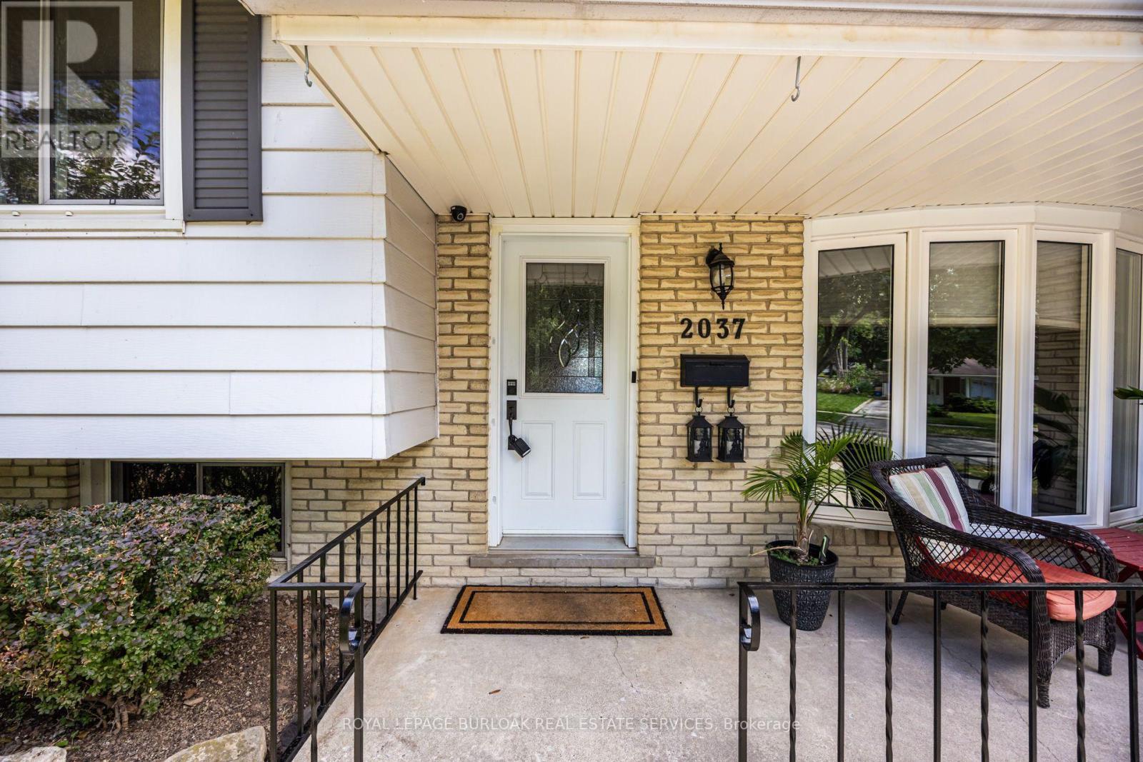 2037 Mountain Grove Avenue, Burlington, ON