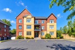 3-8135 Rue de Londres Brossard, QC J4Y 0K5