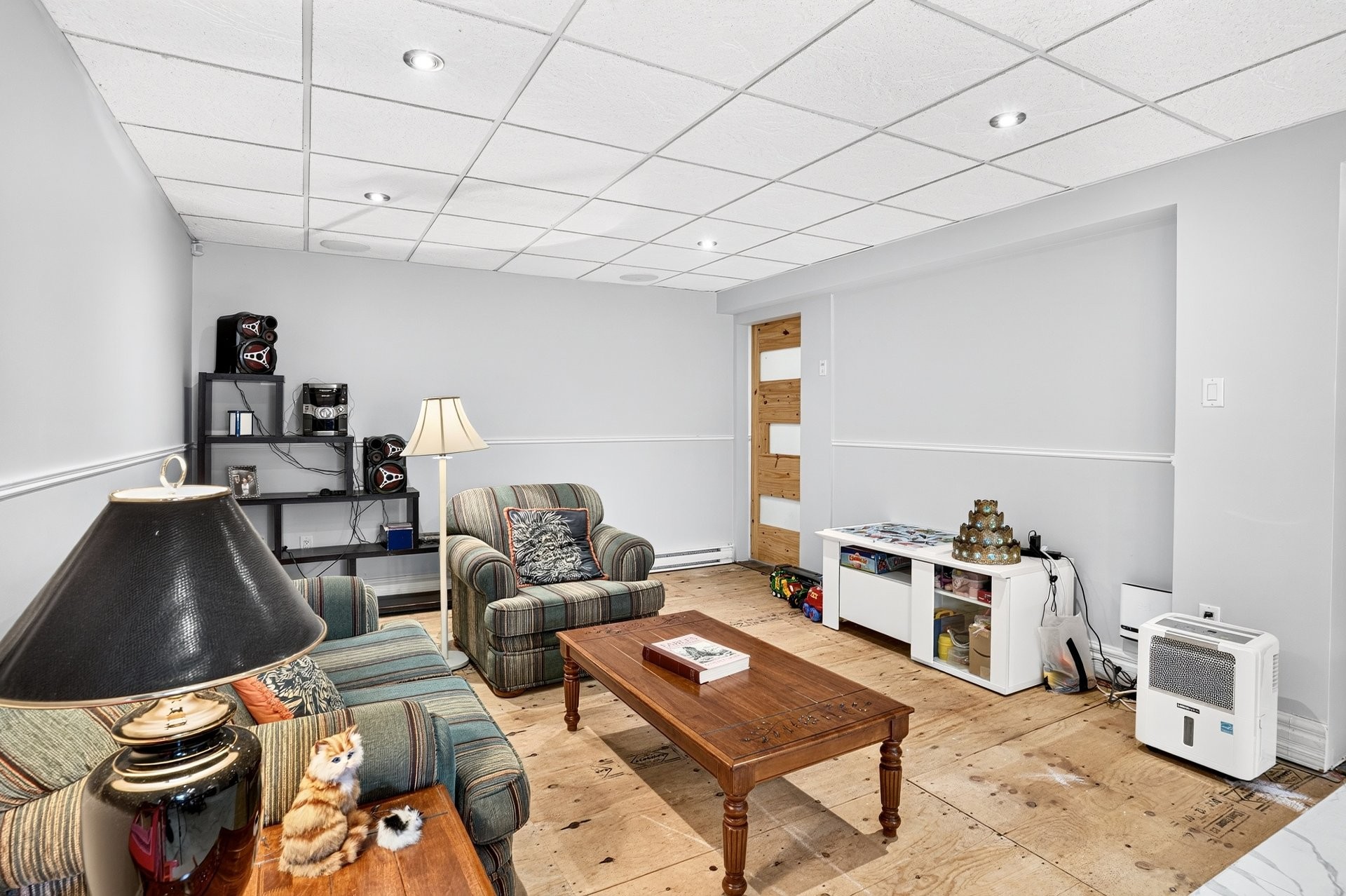Salle familiale - 8 - 8A Rue Du Joli-Bourg, Sainte-Marguerite-Du-Lac-Masson, QC