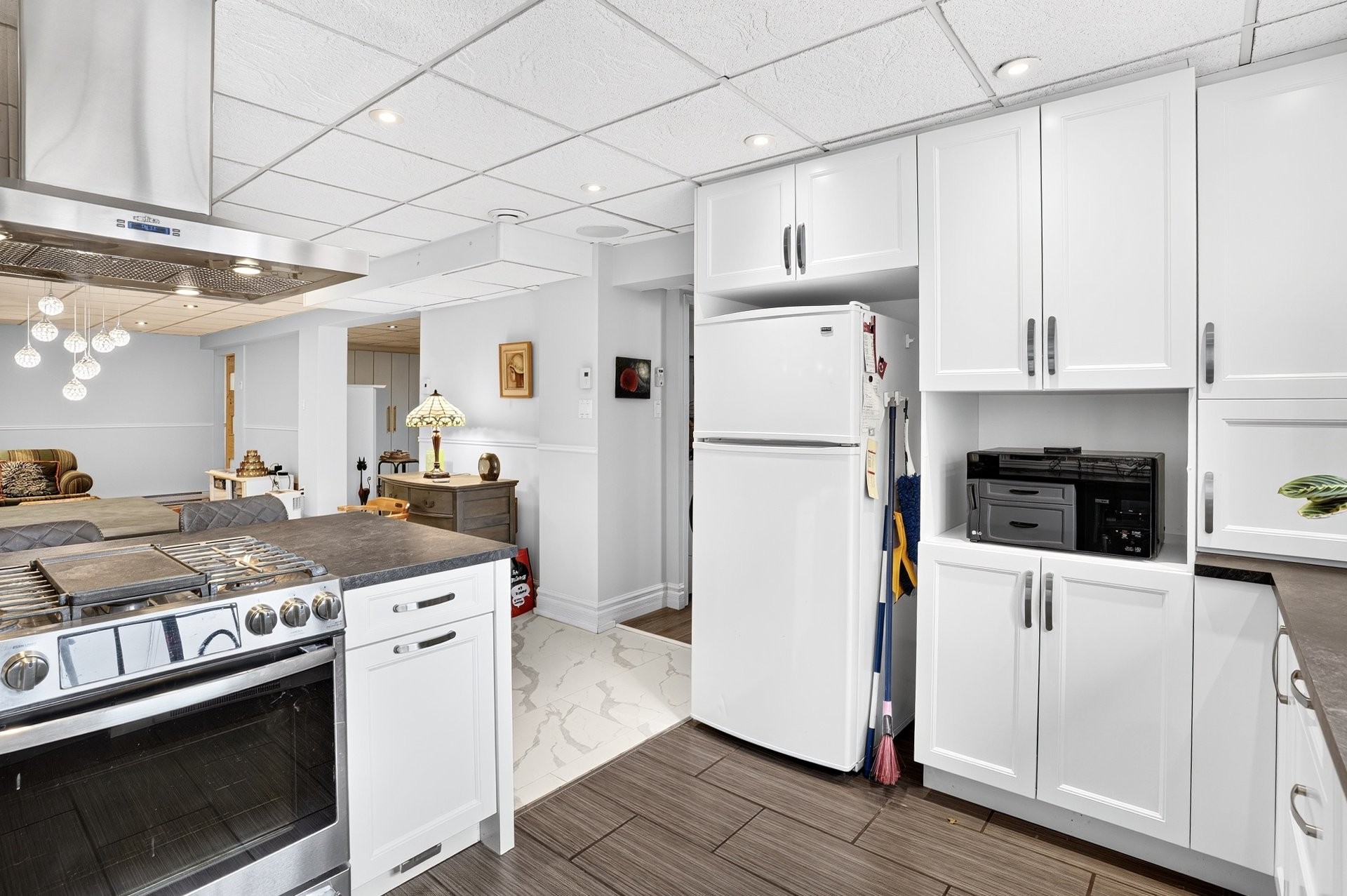 Cuisine - 8 - 8A Rue Du Joli-Bourg, Sainte-Marguerite-Du-Lac-Masson, QC