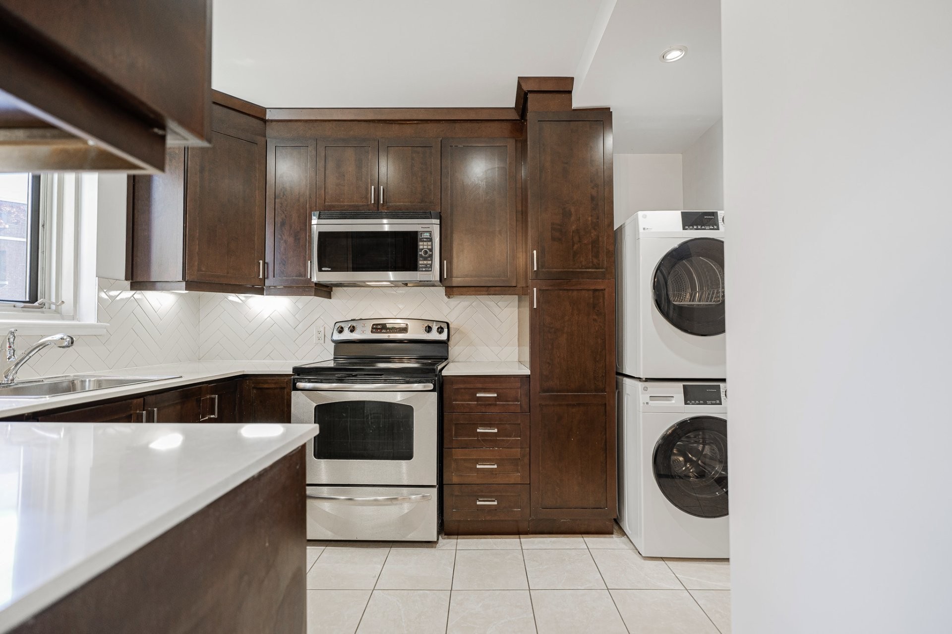 Kitchen - 103-1270 Ch. Regent, Mont-Royal, QC