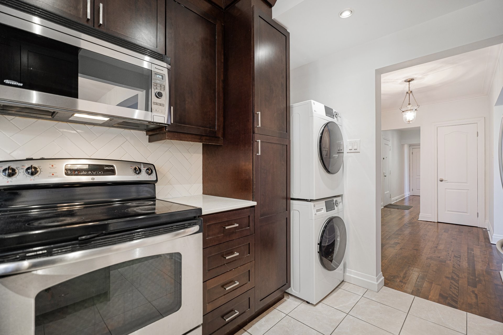 Kitchen - 103-1270 Ch. Regent, Mont-Royal, QC