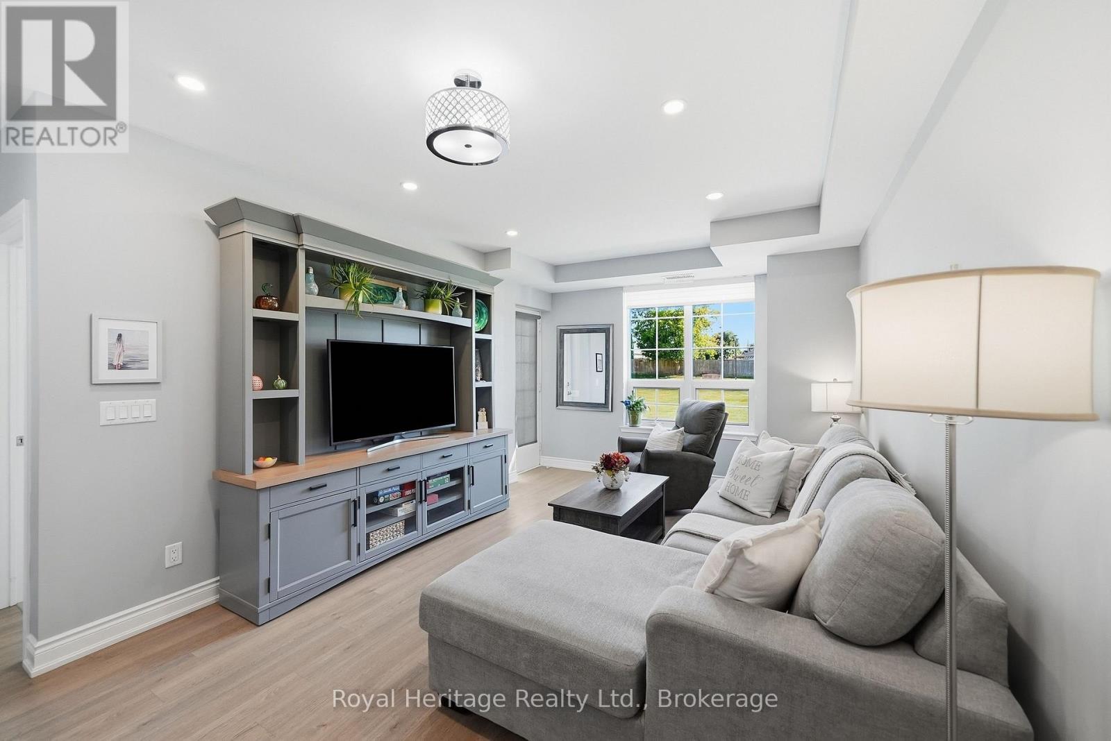 106 - 21 Brookhouse Drive, Clarington (Newcastle), ON