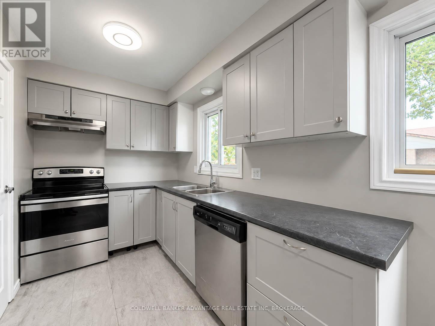 Kitchen 1 - 112 Northgate Drive, Welland (N. Welland), ON