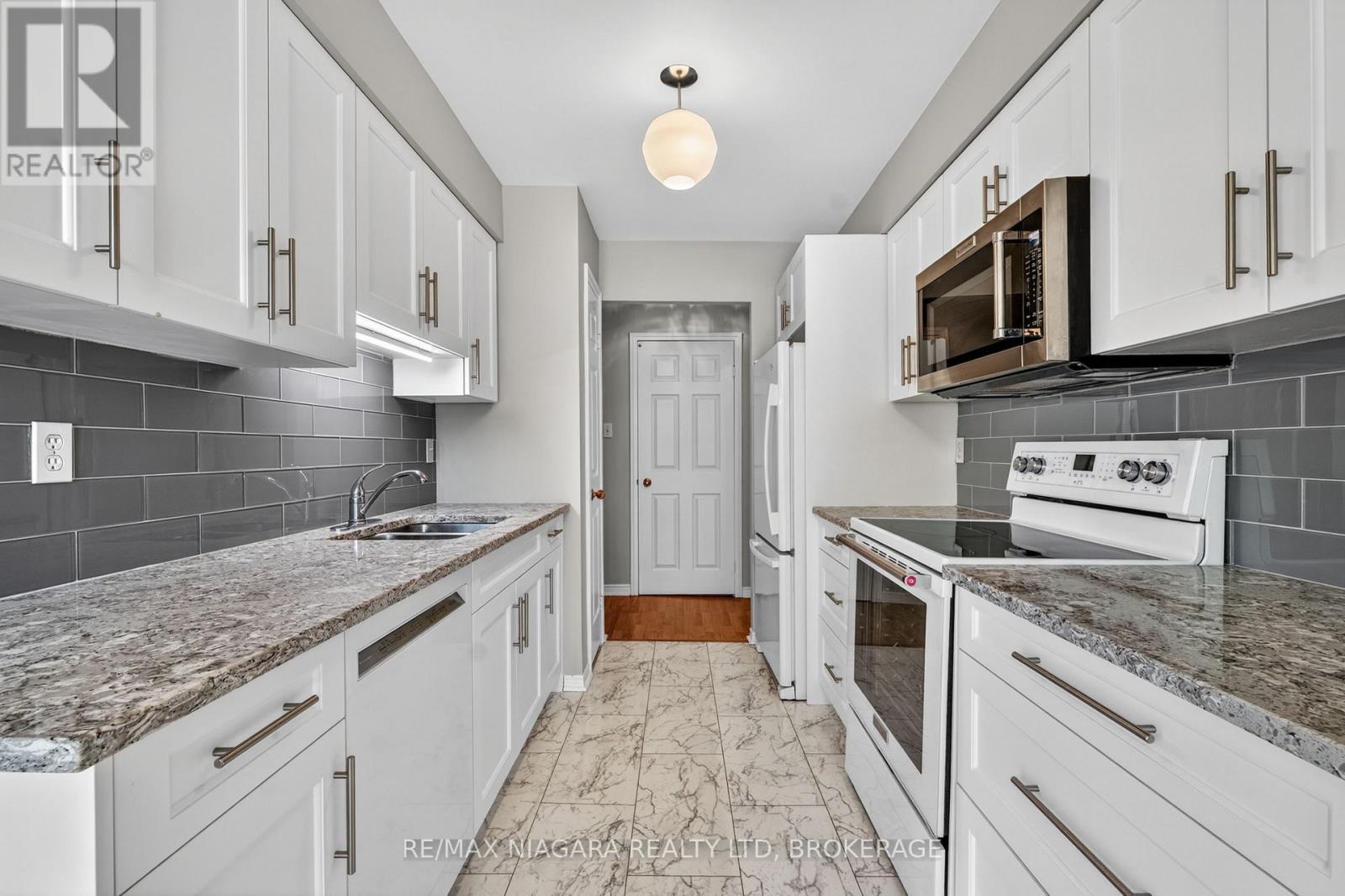 204 - 162 Martindale Road, St. Catharines (Grapeview), ON