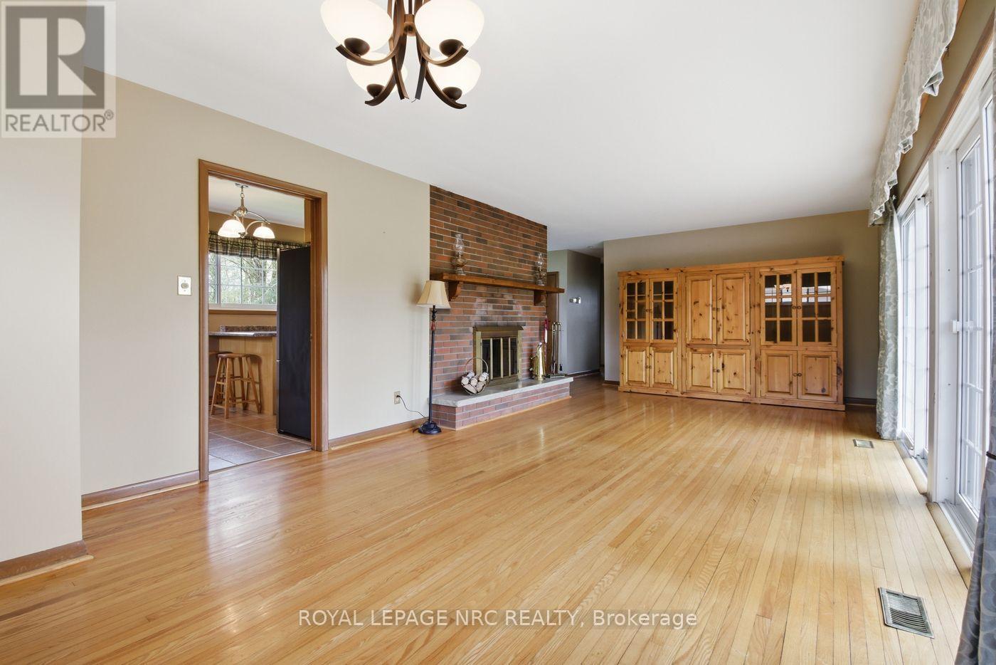 cabinets included - 53 Pearson Road, Welland (Cooks Mills), ON