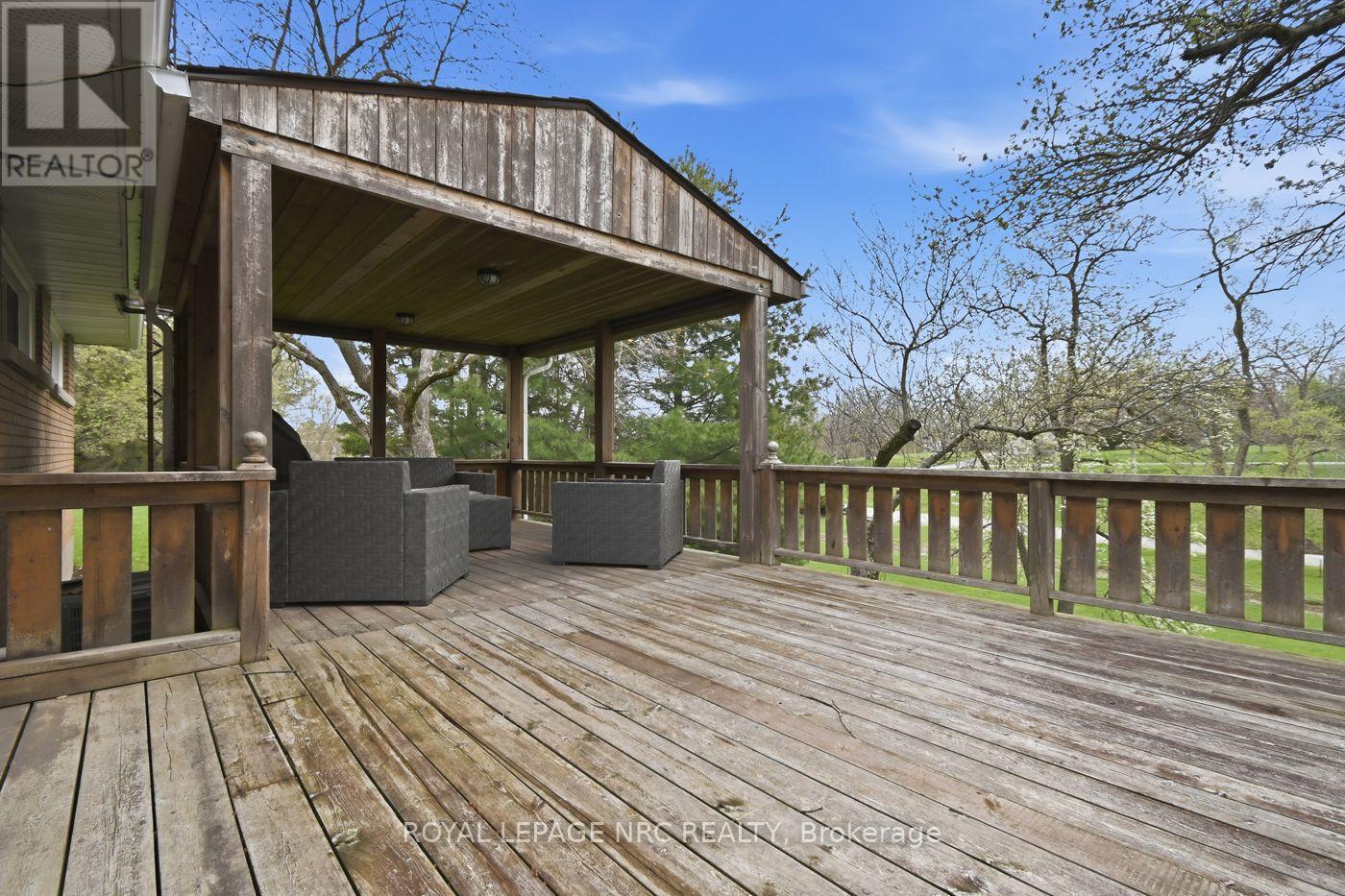 covered deck area, hot tub hook up, gas bbq - 53 Pearson Road, Welland (Cooks Mills), ON