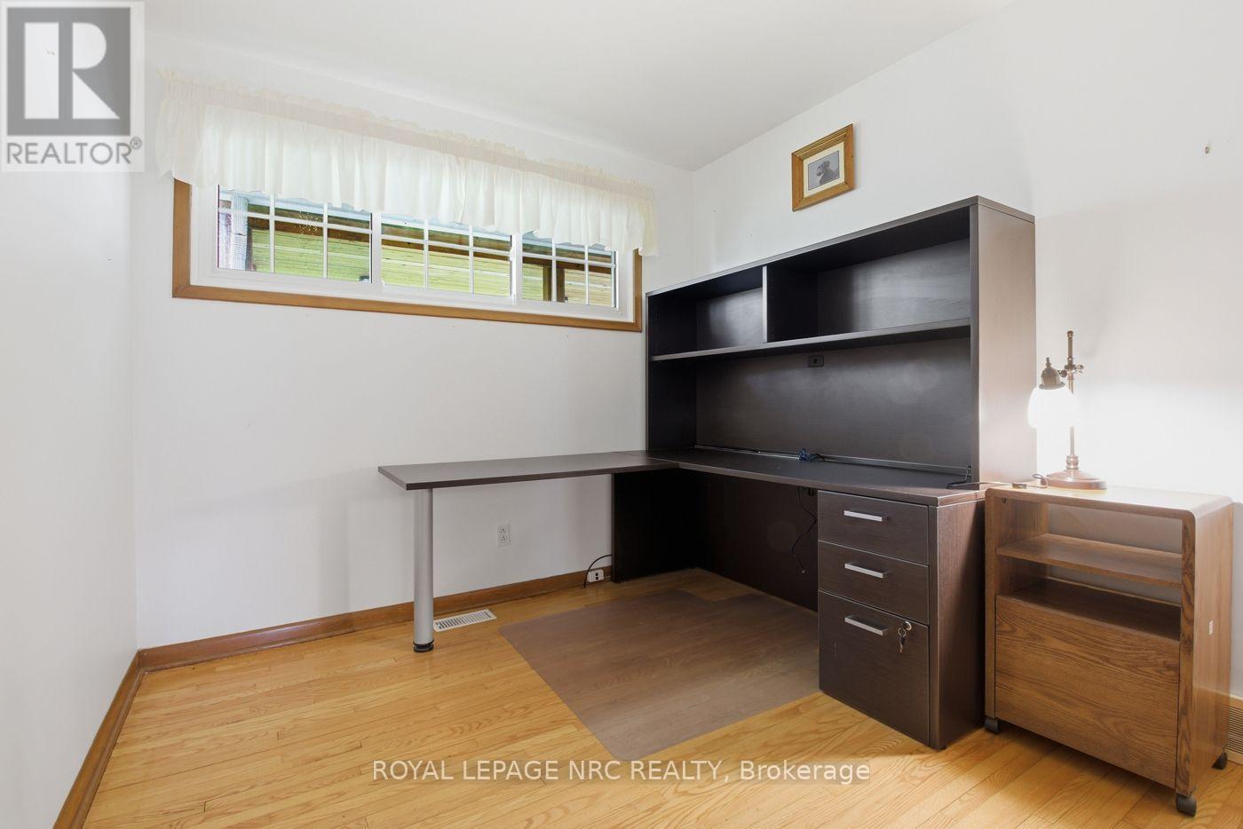 bedroom 2, desk can stay - 53 Pearson Road, Welland (Cooks Mills), ON