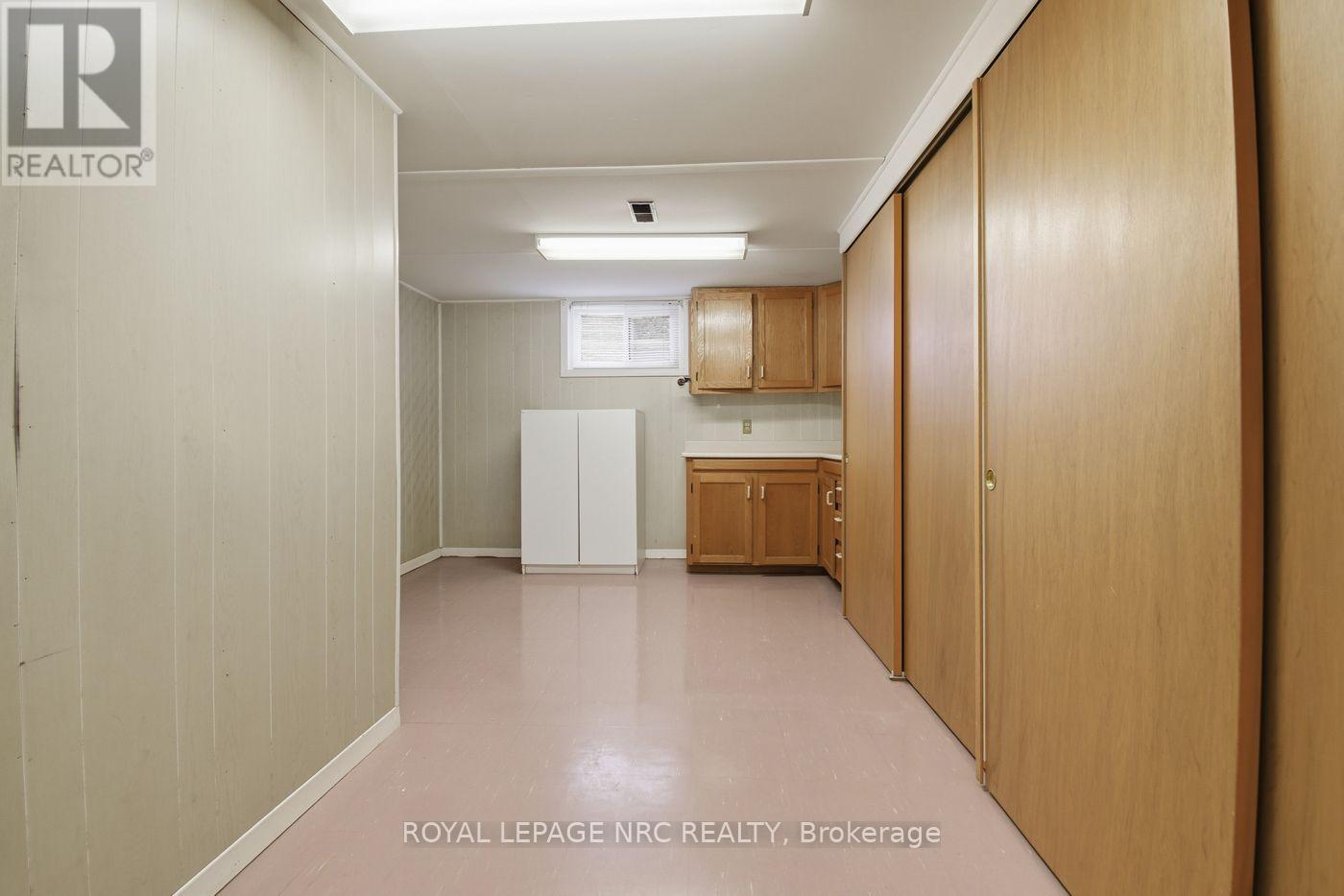 lots of storage - 53 Pearson Road, Welland (Cooks Mills), ON