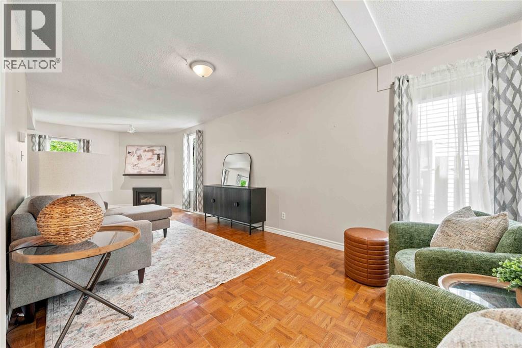 1593 Murphy Road, Sarnia, ON