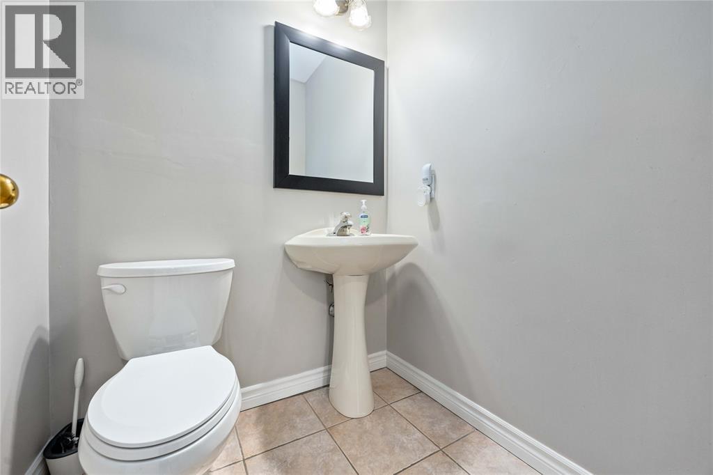 1593 Murphy Road, Sarnia, ON