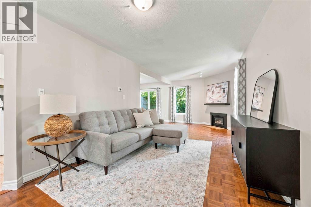 1593 Murphy Road, Sarnia, ON