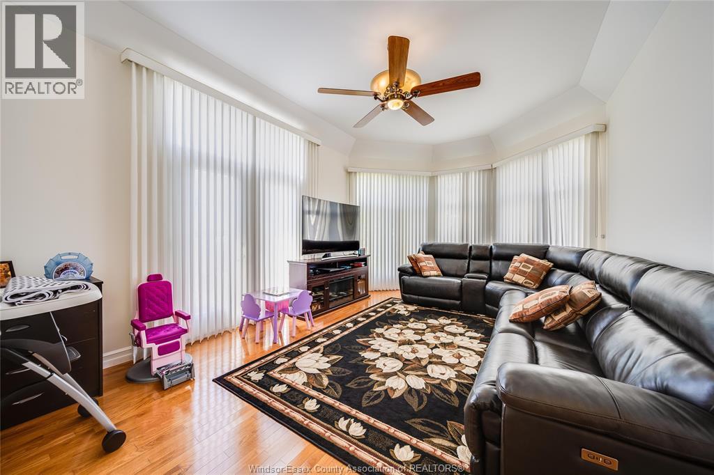 498 Clydesdale, Lakeshore, ON