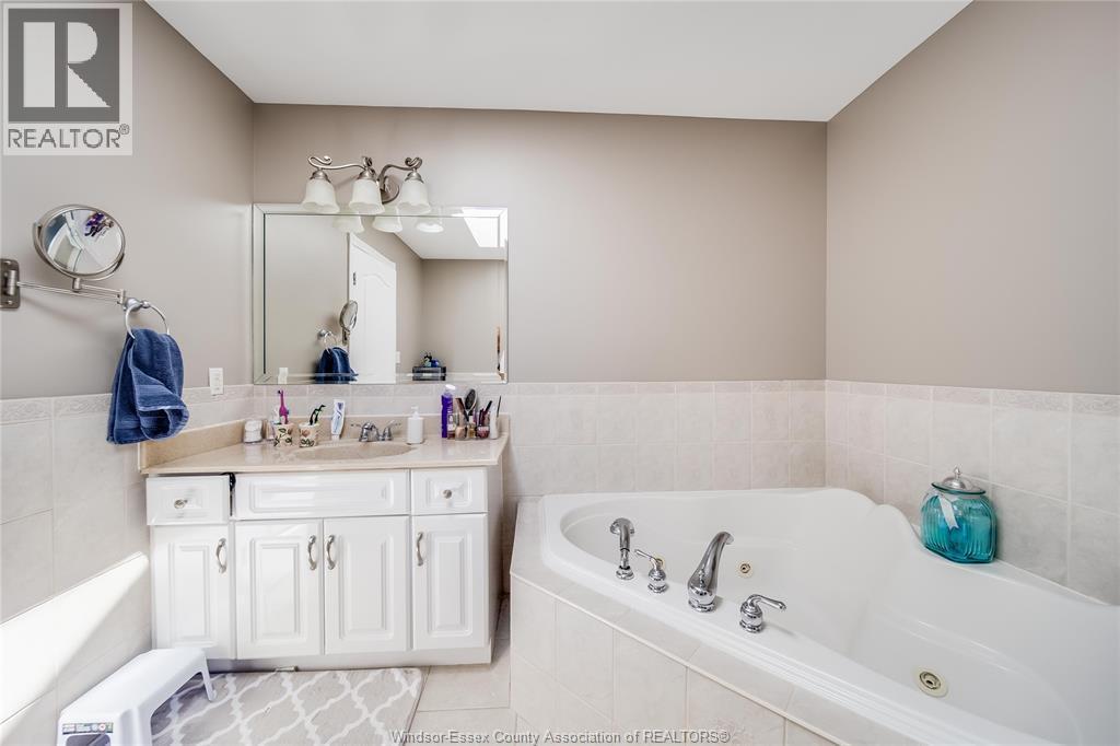 498 Clydesdale, Lakeshore, ON