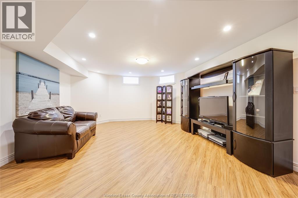 498 Clydesdale, Lakeshore, ON