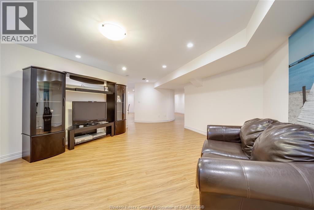 498 Clydesdale, Lakeshore, ON