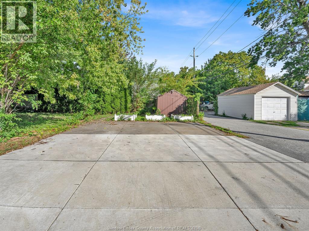 1396 Moy Avenue, Windsor, ON