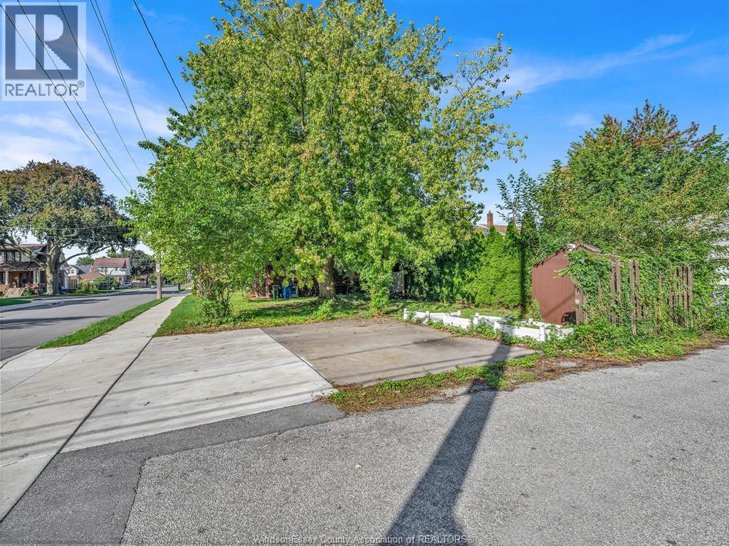 1396 Moy Avenue, Windsor, ON