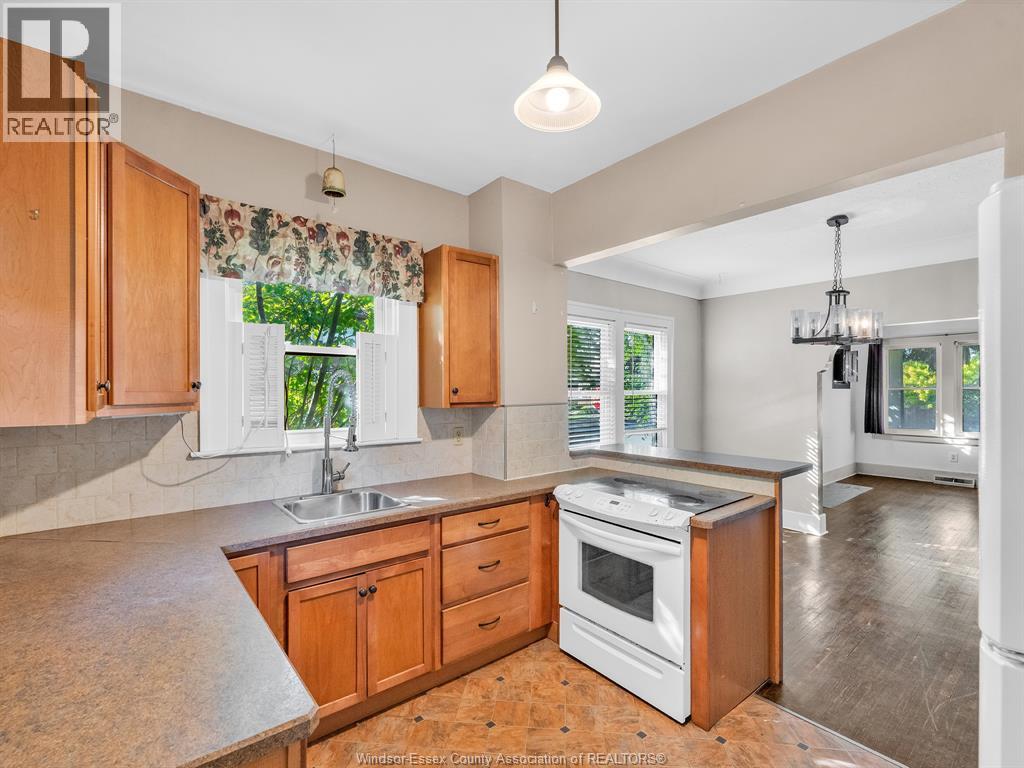 1396 Moy Avenue, Windsor, ON