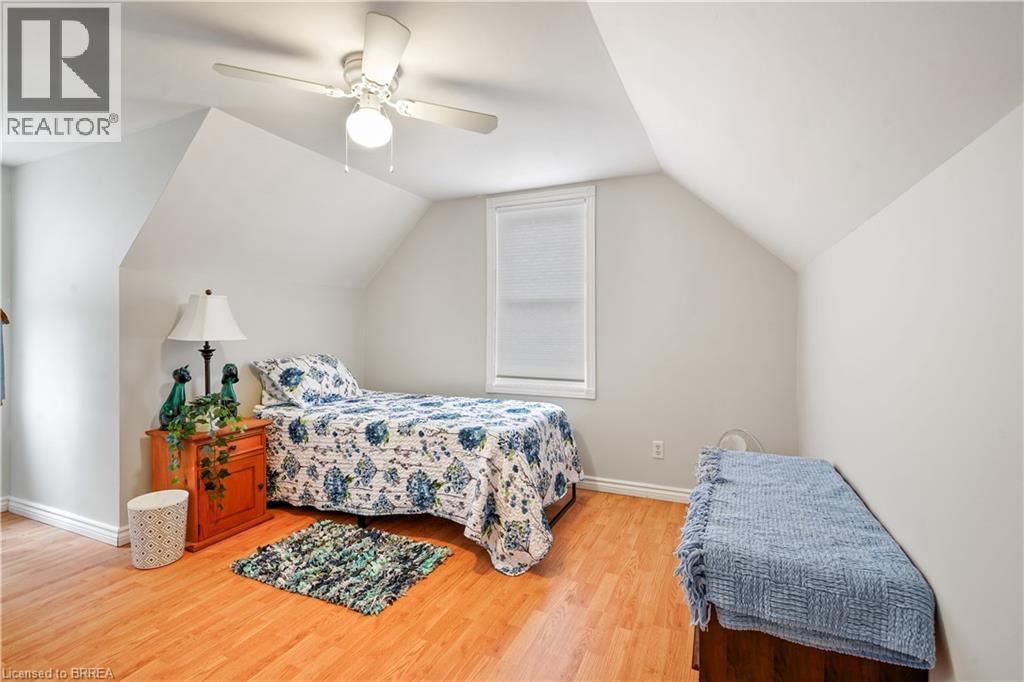 24 Elliott Avenue, Brantford, ON