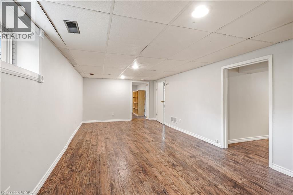 24 Elliott Avenue, Brantford, ON