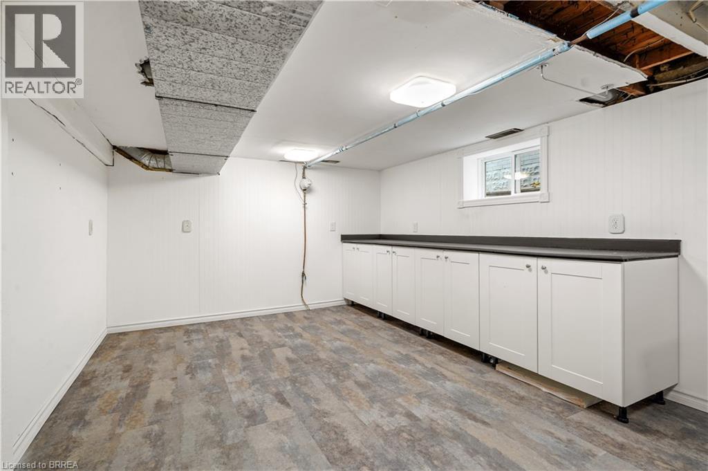 24 Elliott Avenue, Brantford, ON