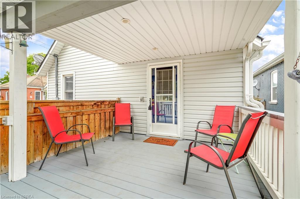 24 Elliott Avenue, Brantford, ON