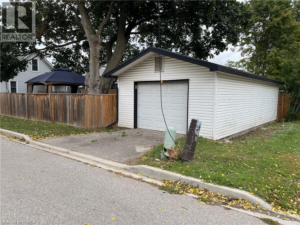 24 Elliott Avenue, Brantford, ON