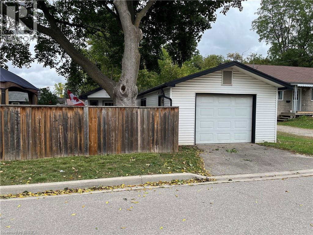 24 Elliott Avenue, Brantford, ON