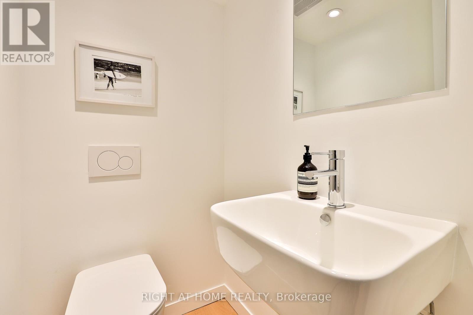 Penthouse 2 - 225 Brunswick Avenue, Toronto, ON