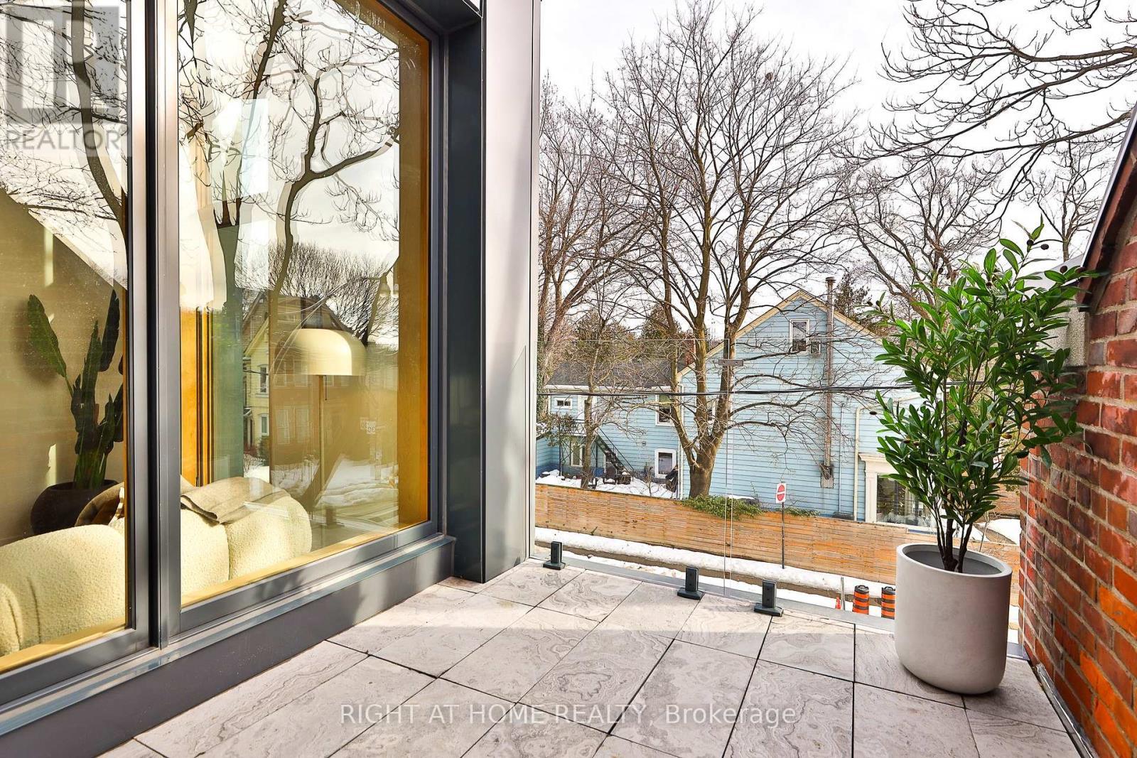 Penthouse 2 - 225 Brunswick Avenue, Toronto, ON