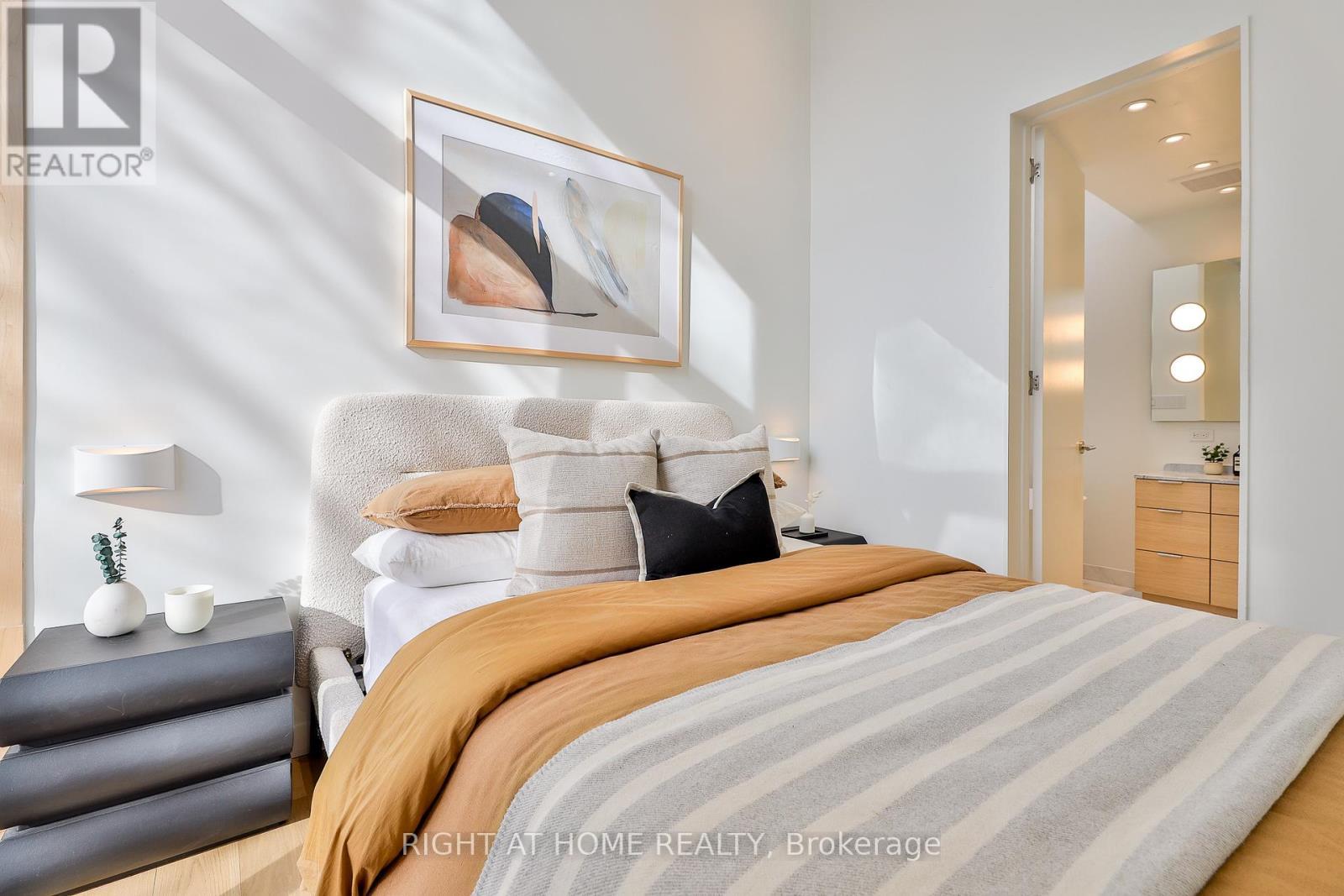 Penthouse 2 - 225 Brunswick Avenue, Toronto, ON