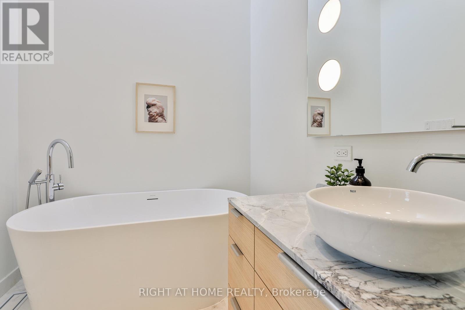 Penthouse 2 - 225 Brunswick Avenue, Toronto, ON