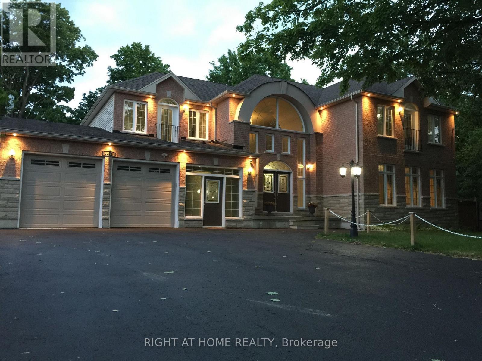 4441 Lawrence Avenue E, Toronto, ON