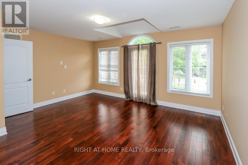 4441 Lawrence Avenue E, Toronto, ON