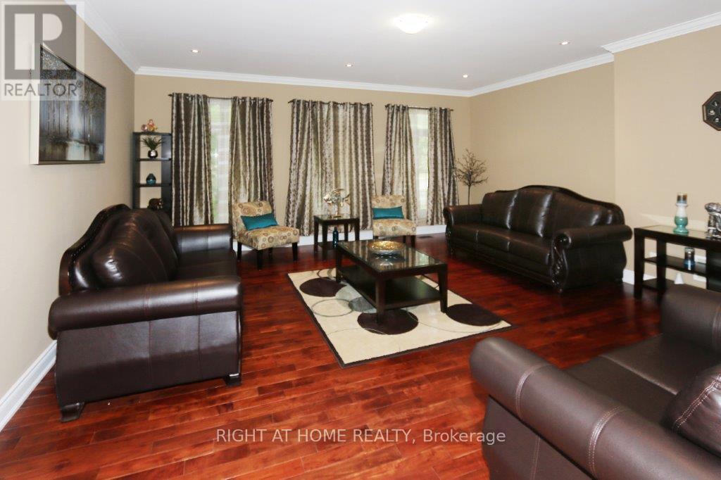 4441 Lawrence Avenue E, Toronto, ON