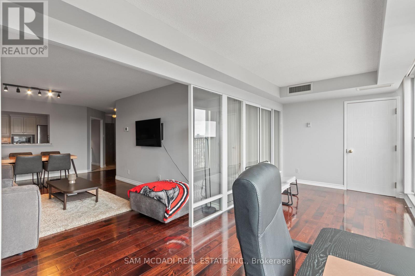 807 - 4 Willow Street, Waterloo, ON