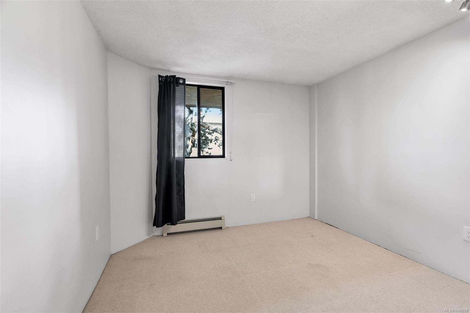 #206-1745 Leighton Rd, Victoria, BC