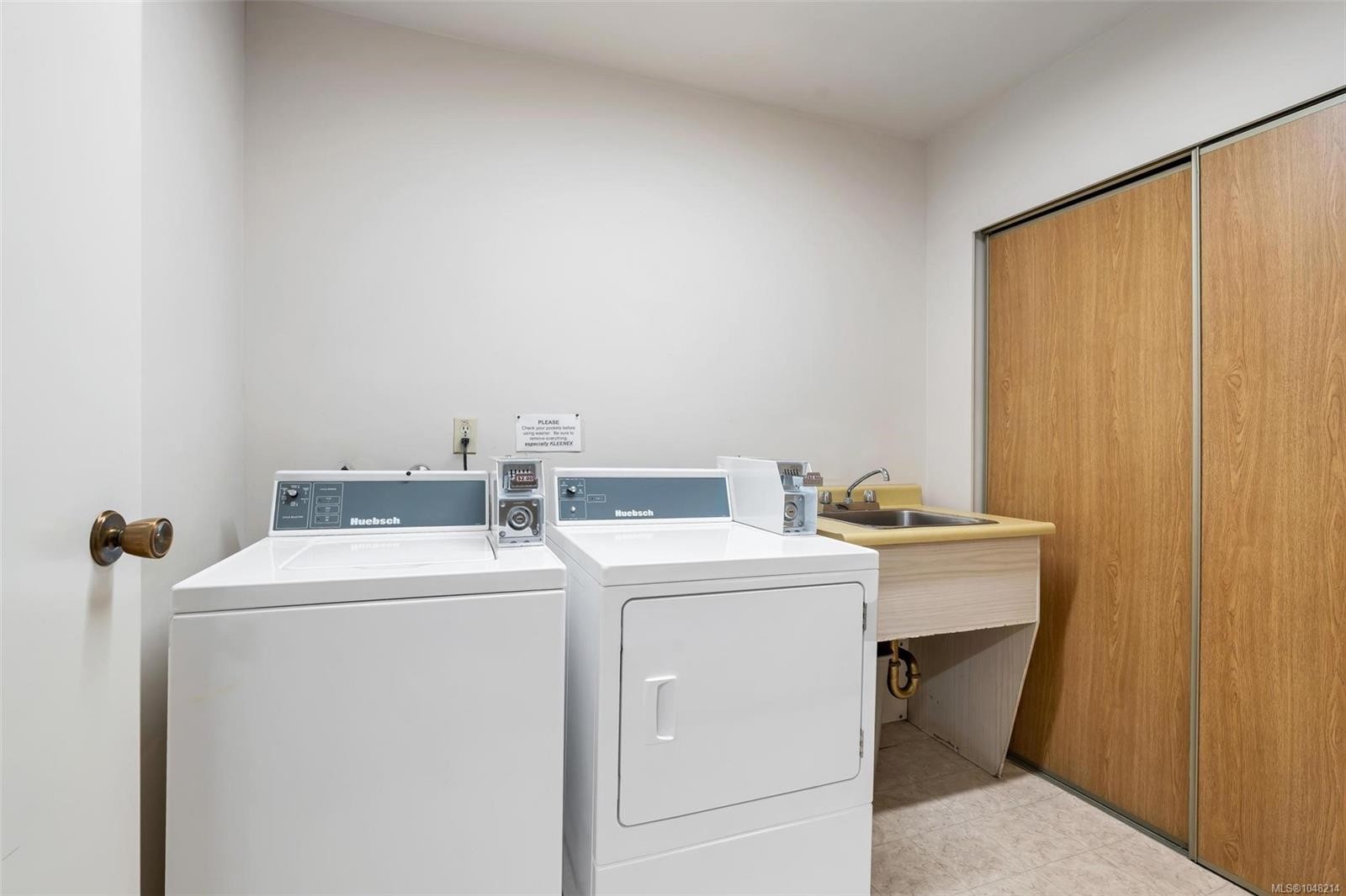 #206-1745 Leighton Rd, Victoria, BC