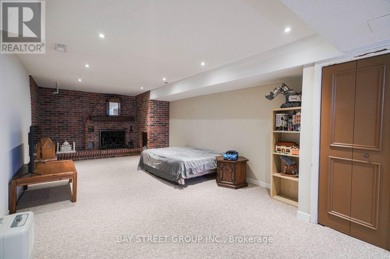3530 Kingbird Court, Mississauga, ON