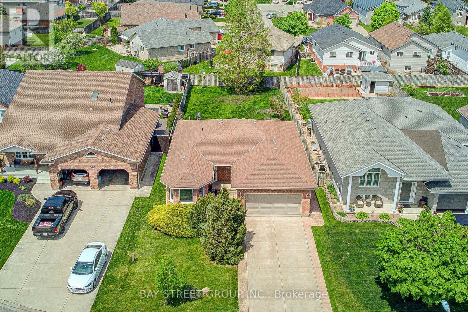 8223 Marcon Street, Niagara Falls, ON
