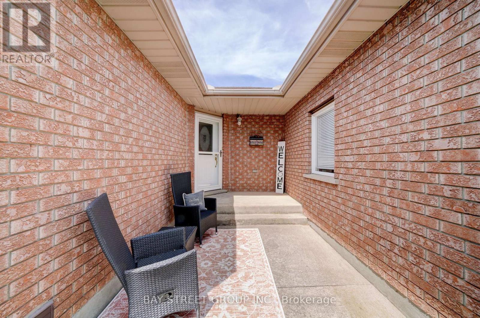 8223 Marcon Street, Niagara Falls, ON