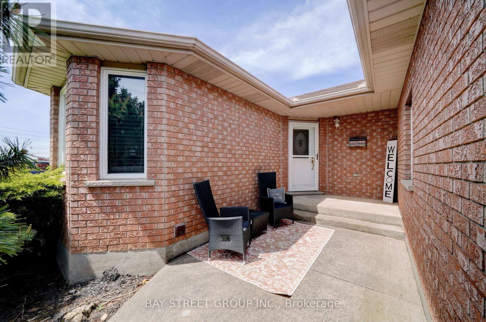 8223 Marcon Street, Niagara Falls, ON