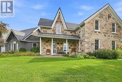Beautiful original farm house -