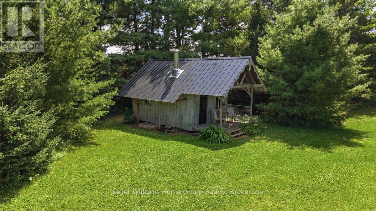 cabin by the river - 6829 Fifth Line, Centre Wellington, ON