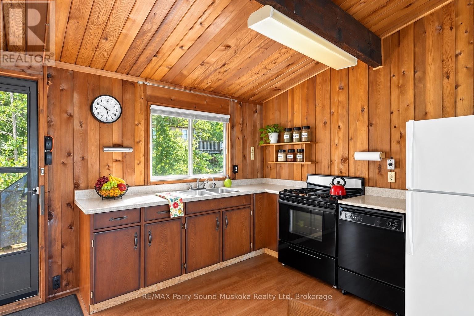 160 Paradise Lane, Carling, ON