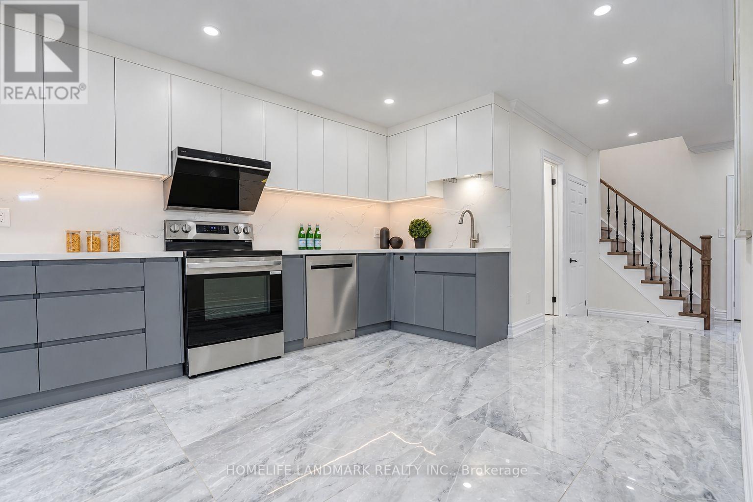 51 New Forest Square, Toronto, ON